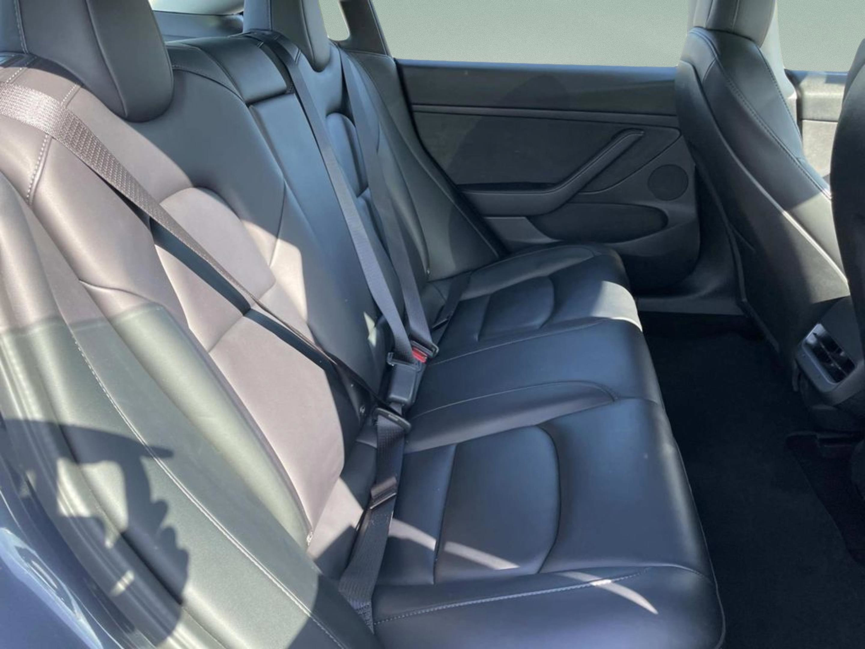 Used 2022 Tesla Model 3 Performance image 16