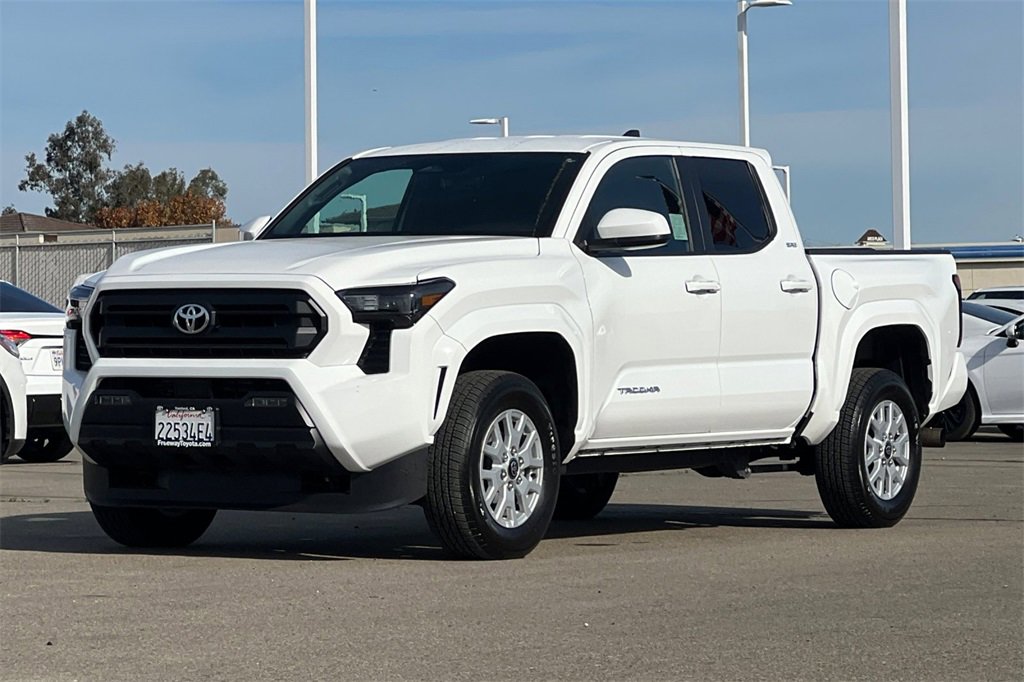 Certified 2025 Toyota Tacoma SR5 image 10