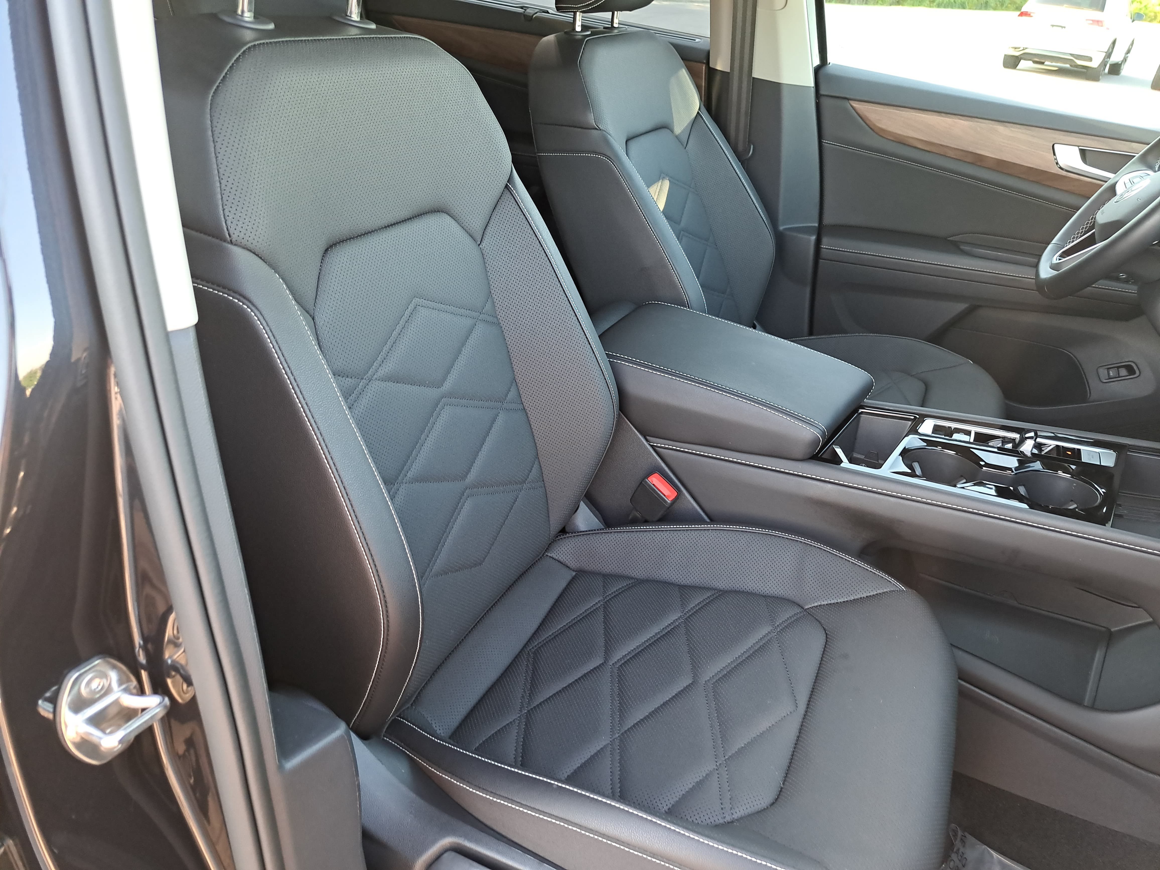 Certified 2026 Volkswagen Atlas SE w/ Panoramic Sunroof Package FWD image 10