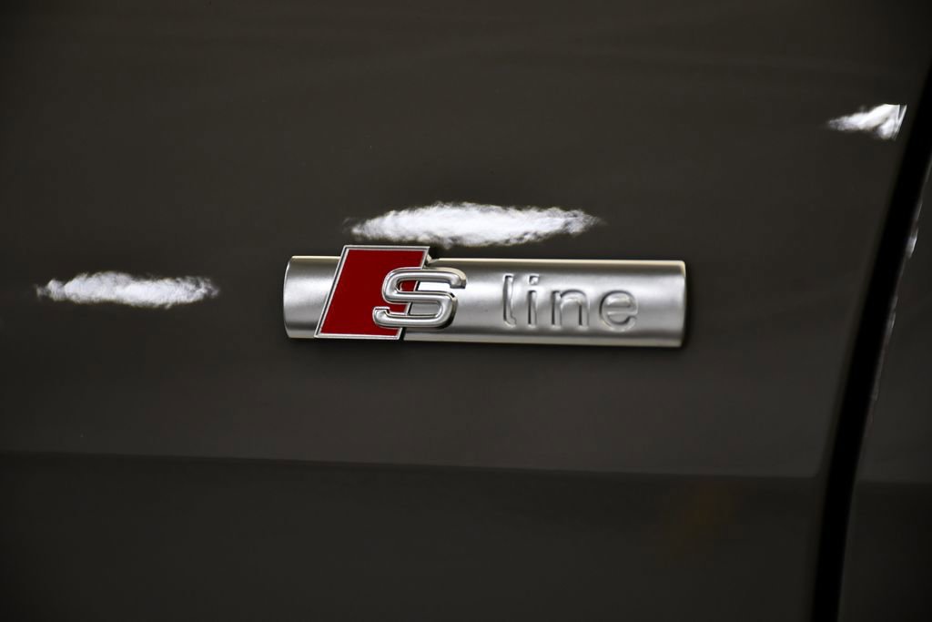 New 2026 Audi Q4 e-tron Premium image 11