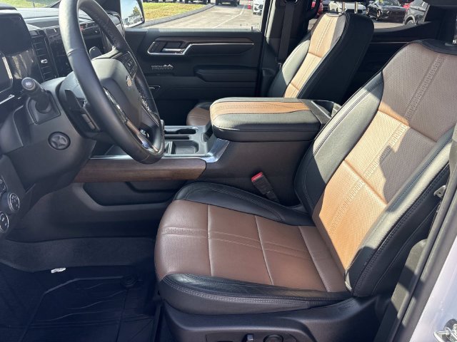 Used 2023 Chevrolet Silverado 1500 High Country w/ Technology Package AWD/4WD image 15
