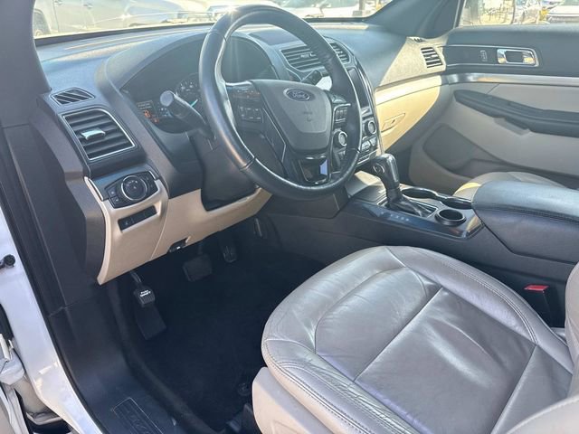 Used 2018 Ford Explorer XLT w/ Equipment Group 202A image 24