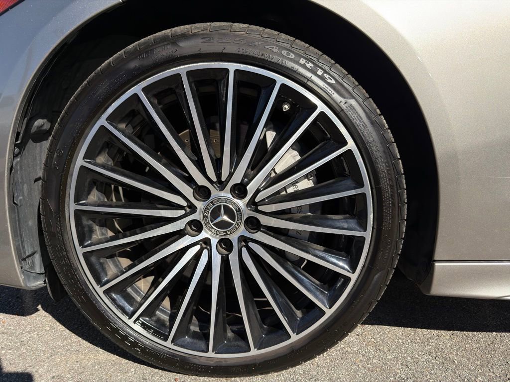 Used 2023 Mercedes-Benz C 300 Sedan image 11