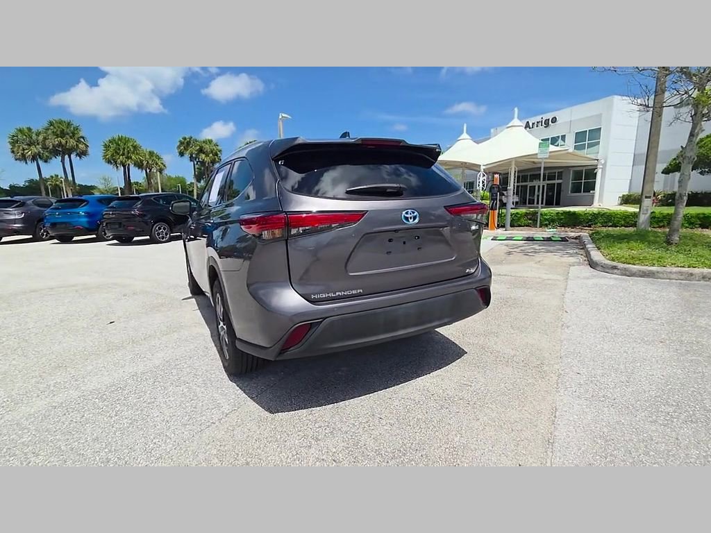 Used 2022 Toyota Highlander XLE image 44