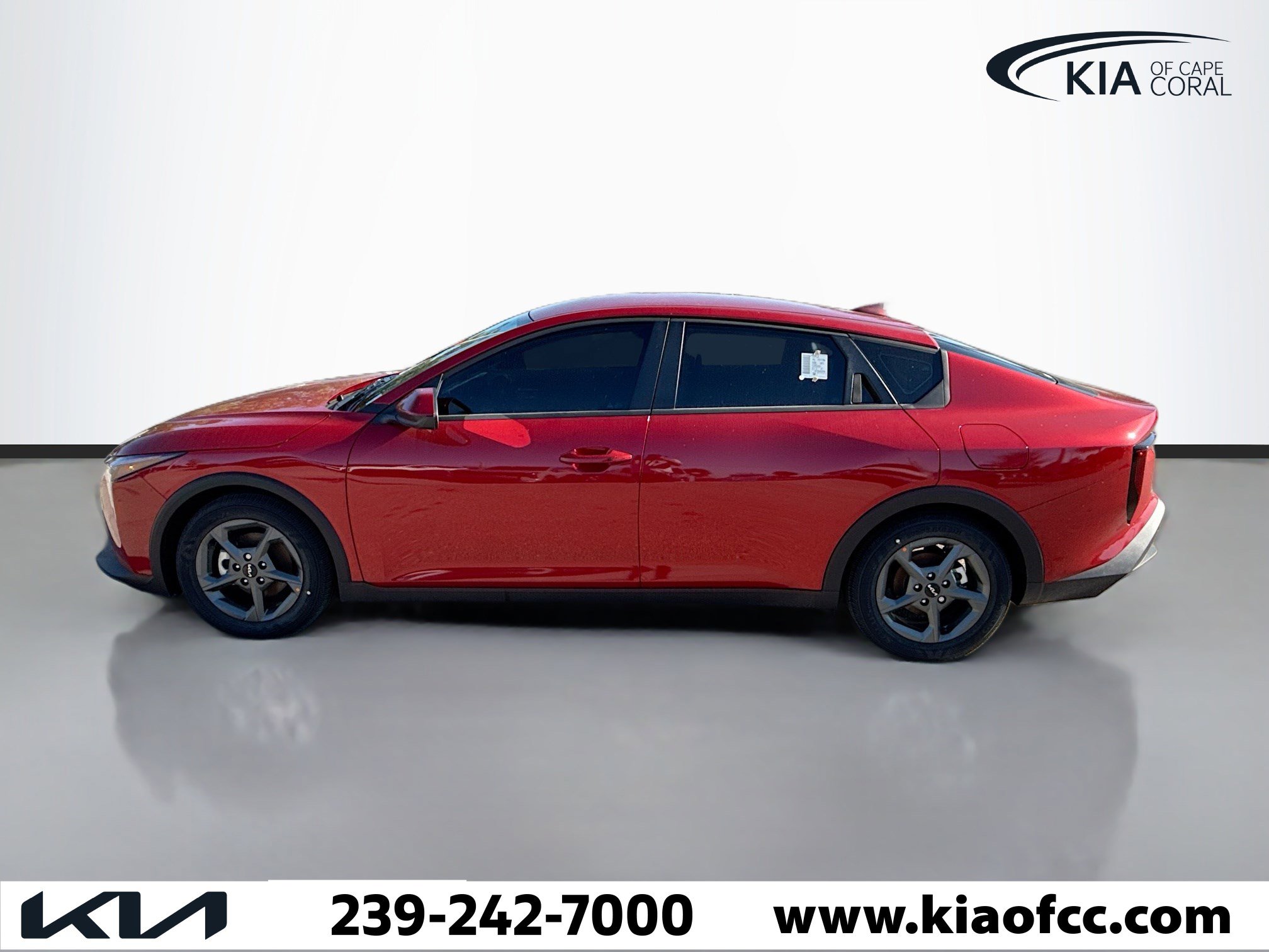 New 2025 Kia K4 LXS image 2