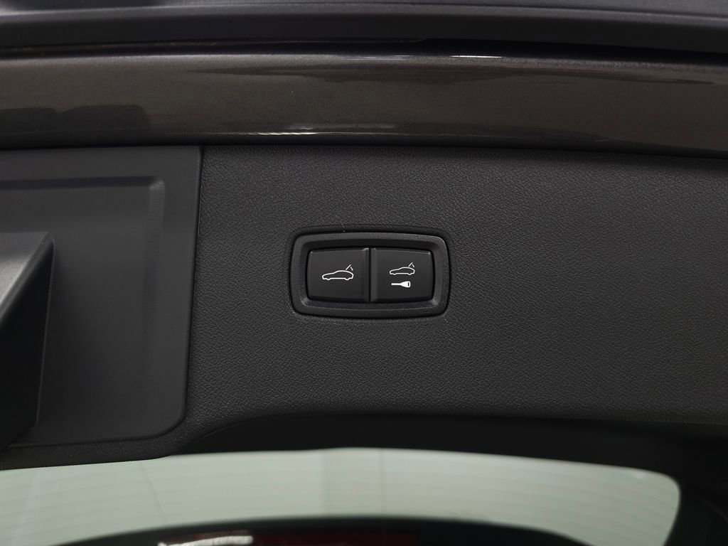 Used 2024 Porsche Cayenne AWD/4WD image 10