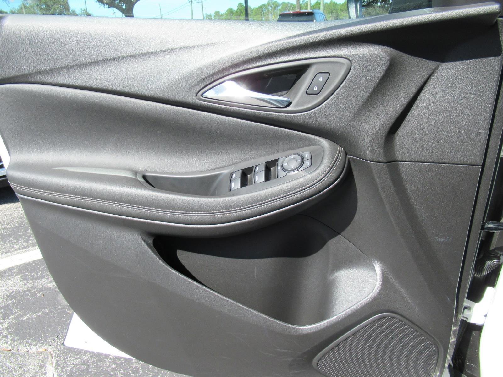 Used 2023 Buick Encore GX Select w/ Safety Package II image 18