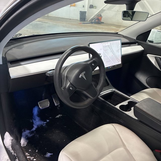 Used 2021 Tesla Model Y Long Range image 3