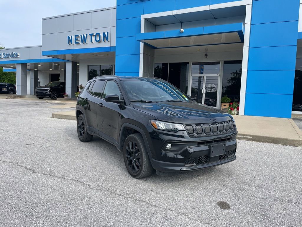 Used 2022 Jeep Compass Altitude AWD/4WD image 2