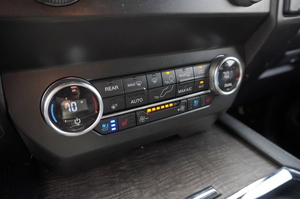 Used 2021 Ford Expedition Limited AWD/4WD image 18