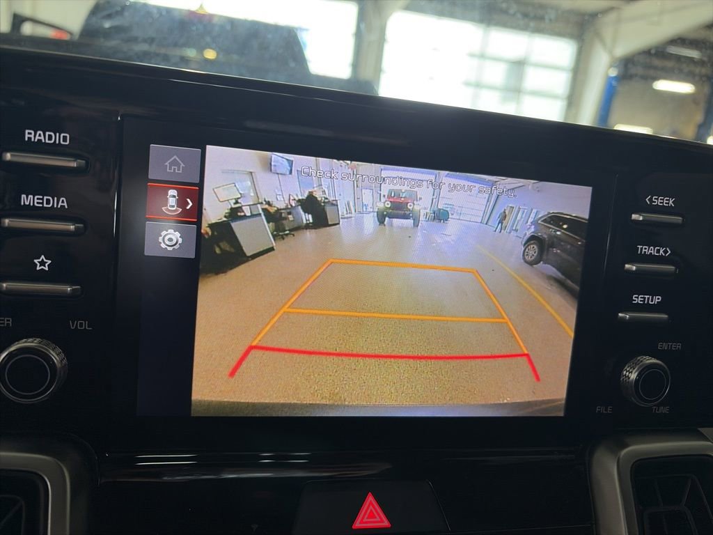 Used 2022 Kia Sorento LX image 9