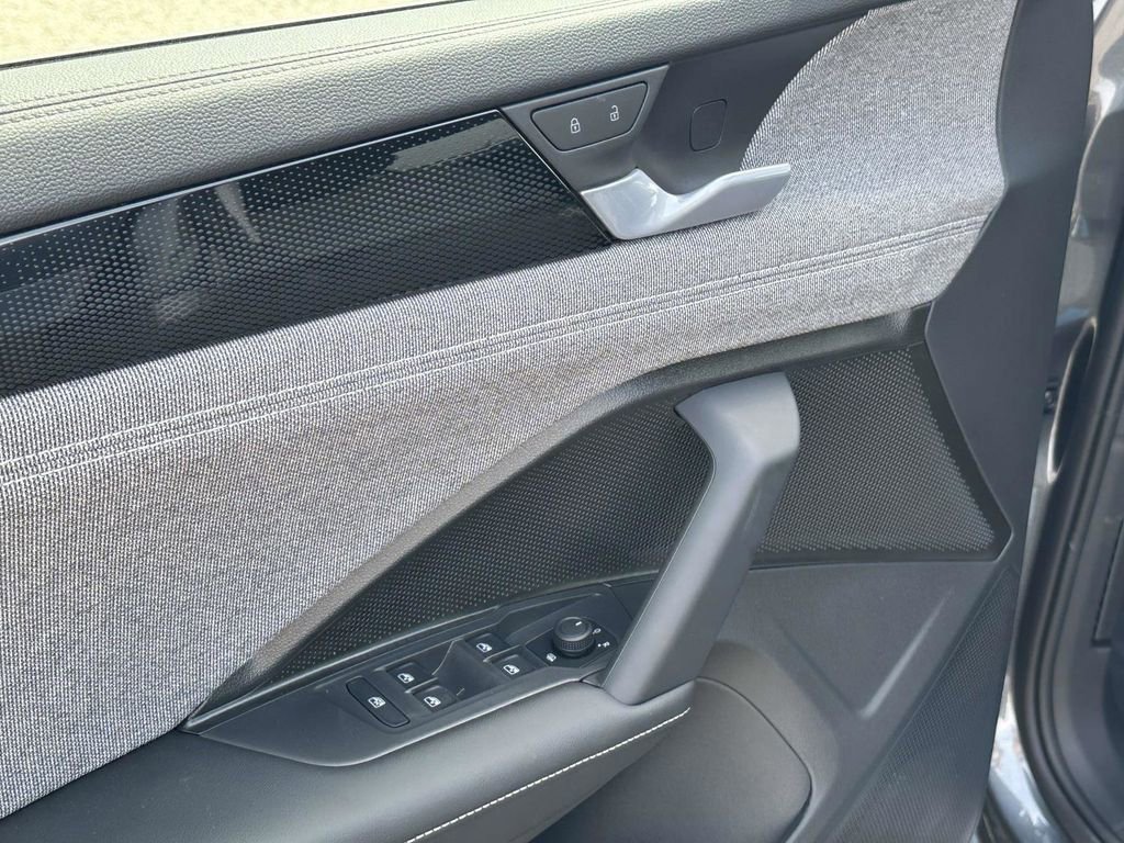 New 2026 Volkswagen Tiguan S image 12