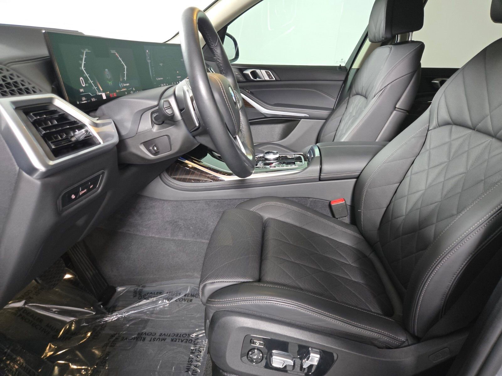 Used 2024 BMW X7 xDrive40i w/ Parking Assistance Package image 11