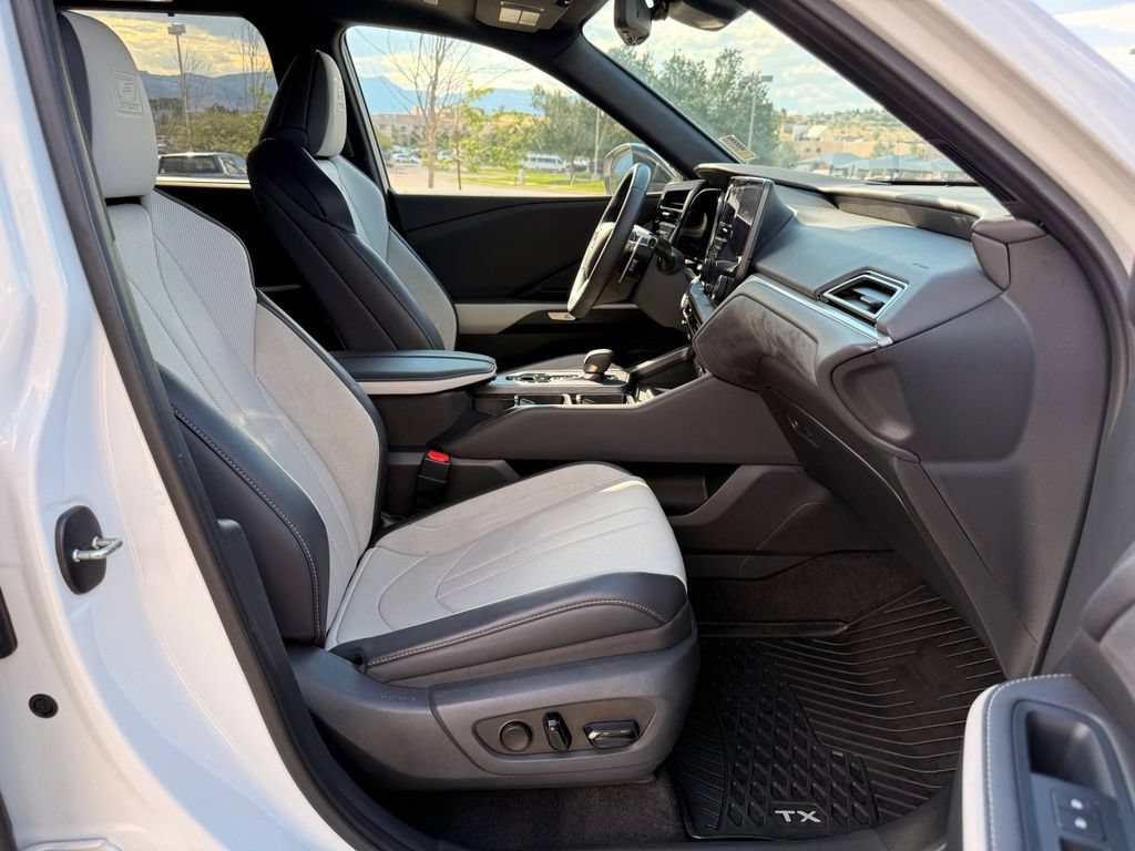 Used 2024 Lexus TX 500h AWD image 32