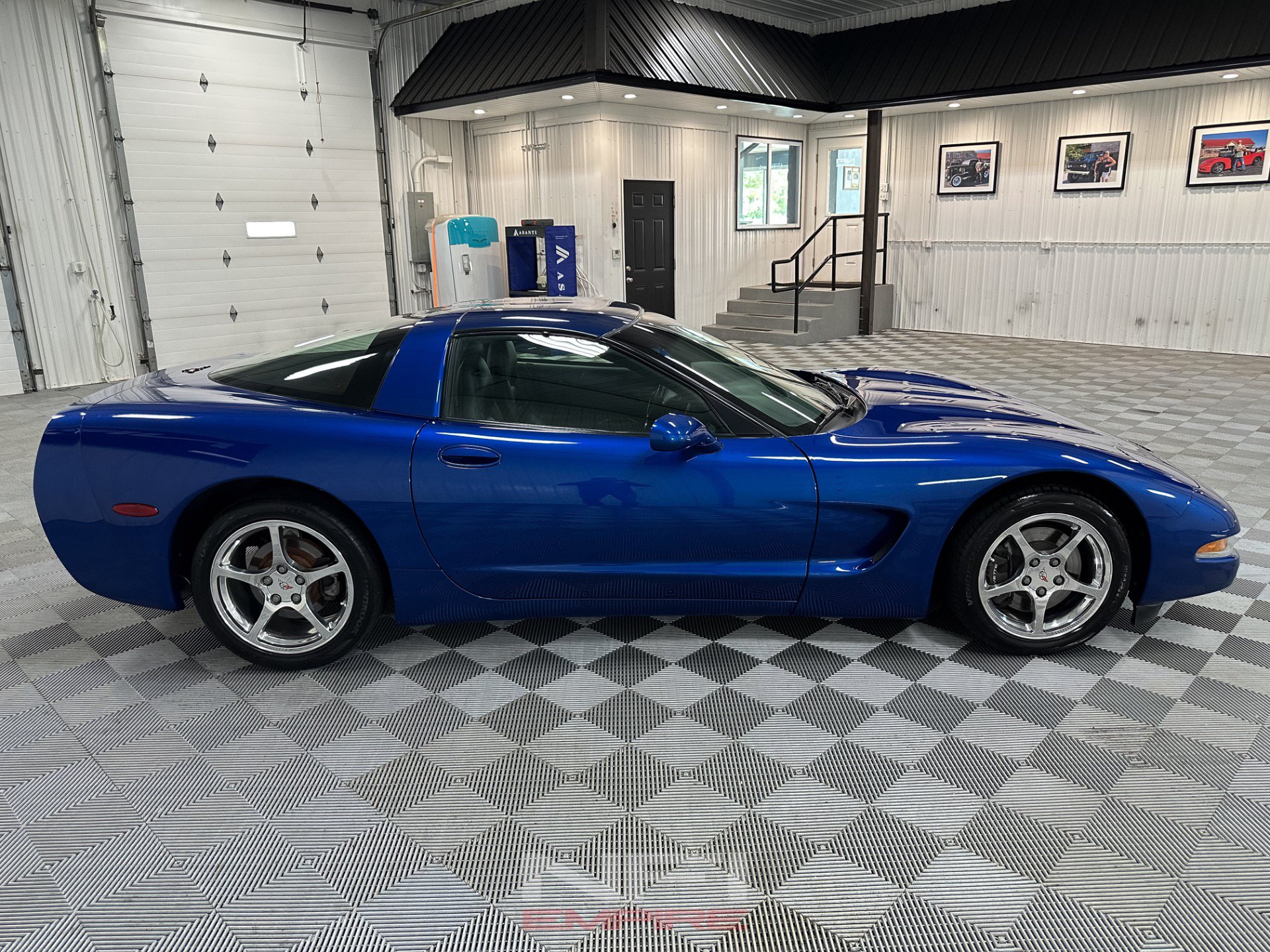 Used 2002 Chevrolet Corvette Coupe w/ Preferred Equipment Group2 RWD image 7