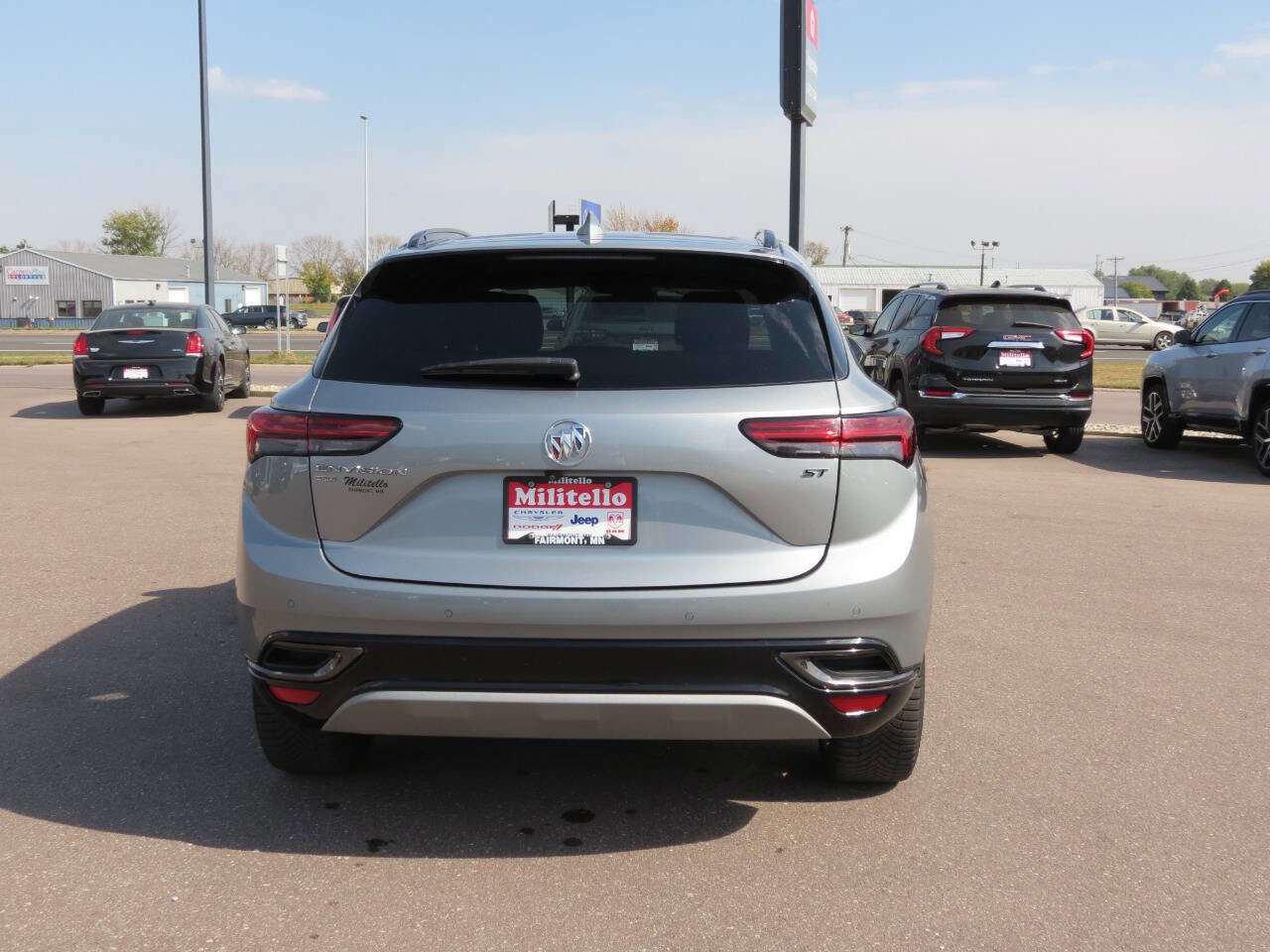 Used 2023 Buick Envision Essence w/ Sport Touring Package image 3
