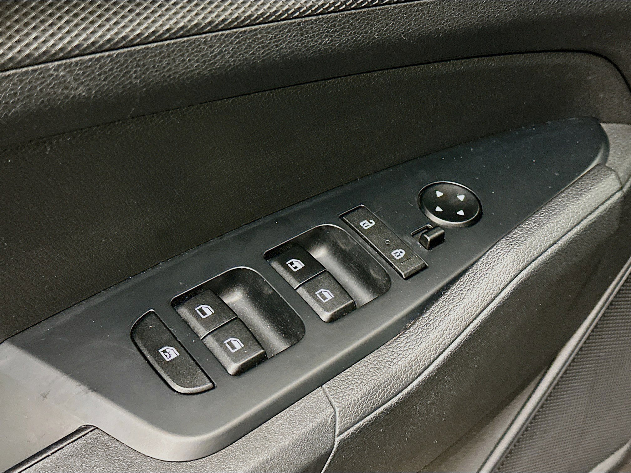 Used 2024 Kia Sportage LX image 15