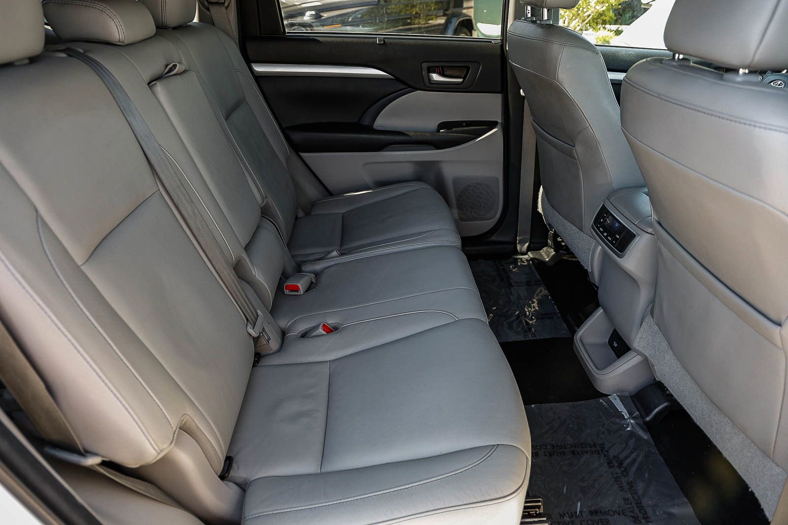 Used 2017 Toyota Highlander XLE image 19