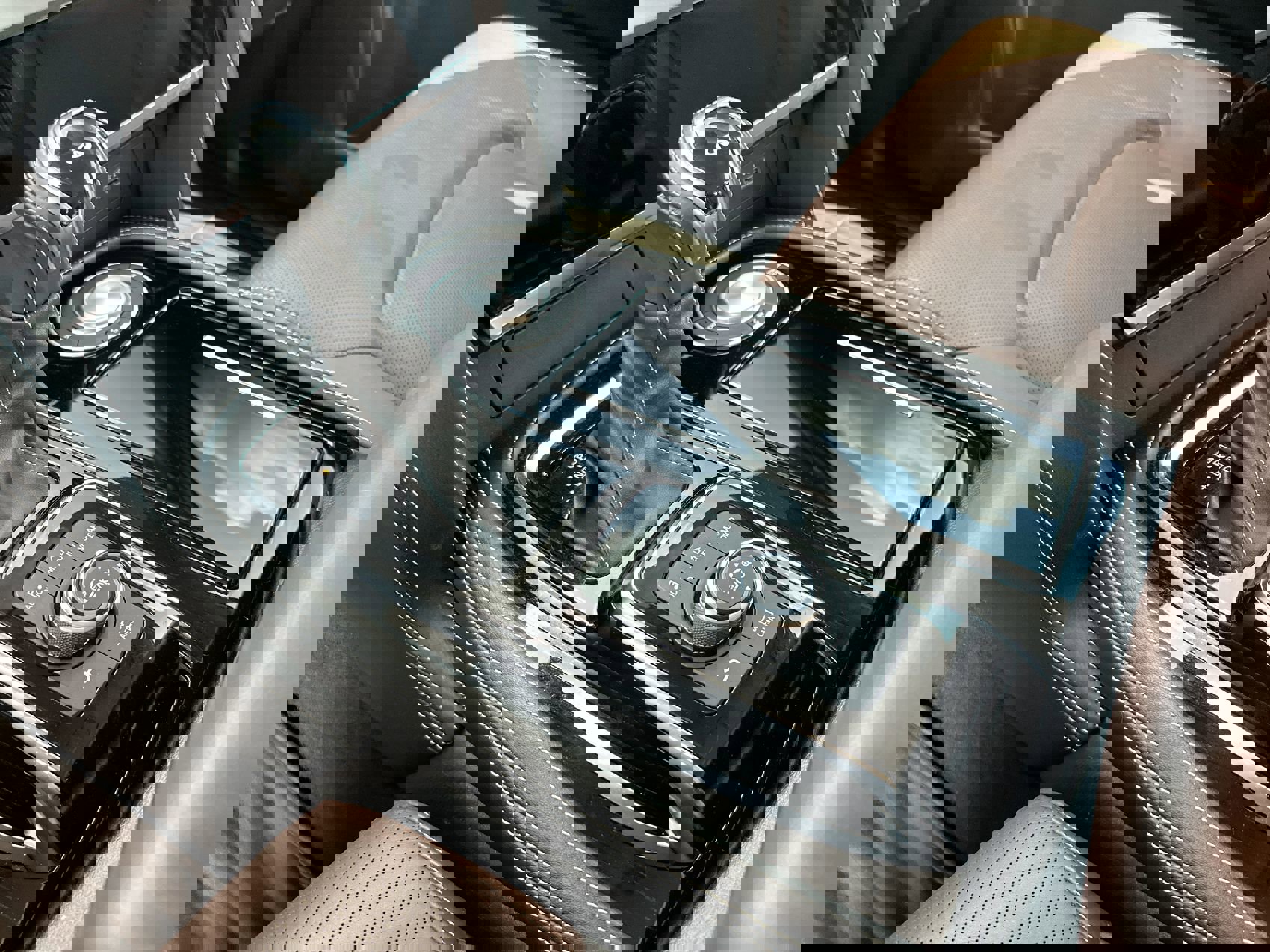 Used 2024 INFINITI QX80 Premium Select w/ All-Season Package image 19