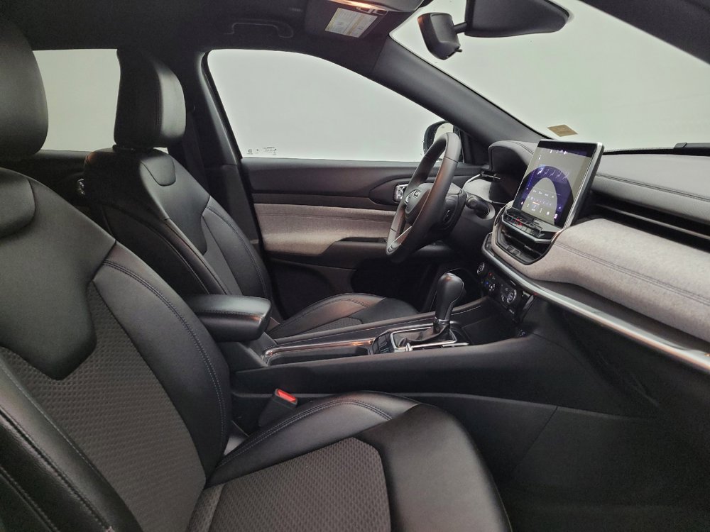 Used 2024 Jeep Compass Latitude image 21