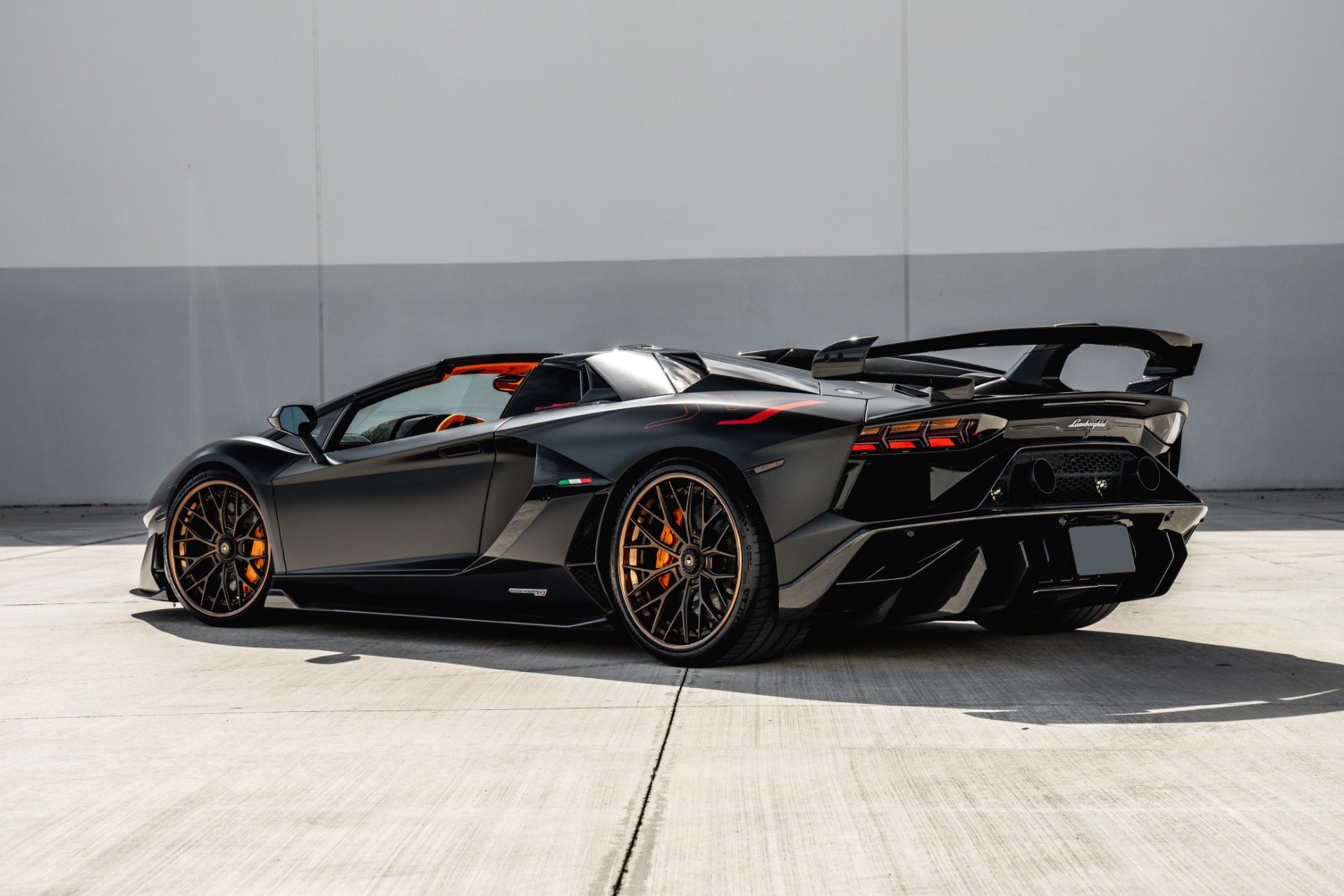 Used 2020 Lamborghini Aventador SVJ AWD/4WD image 8