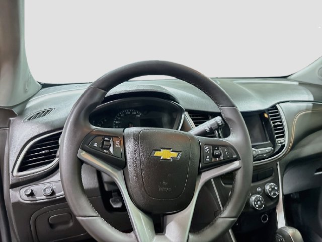 Used 2021 Chevrolet Trax LT w/ Redline Edition AWD/4WD image 11