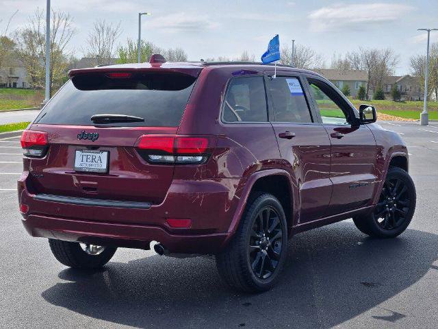 Used 2019 Jeep Grand Cherokee Altitude AWD/4WD image 13