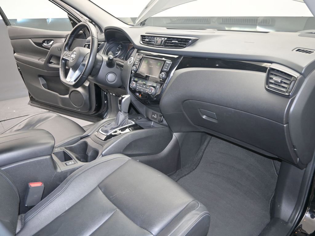 Used 2022 Nissan Rogue Sport SL w/ Premium Package image 23