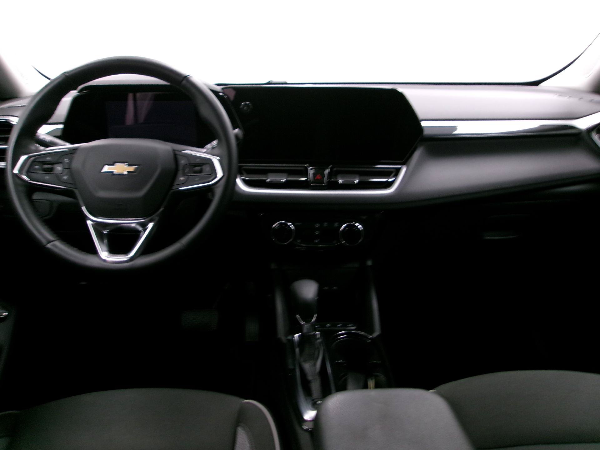 Used 2024 Chevrolet TrailBlazer LT w/ Convenience Package AWD/4WD image 10