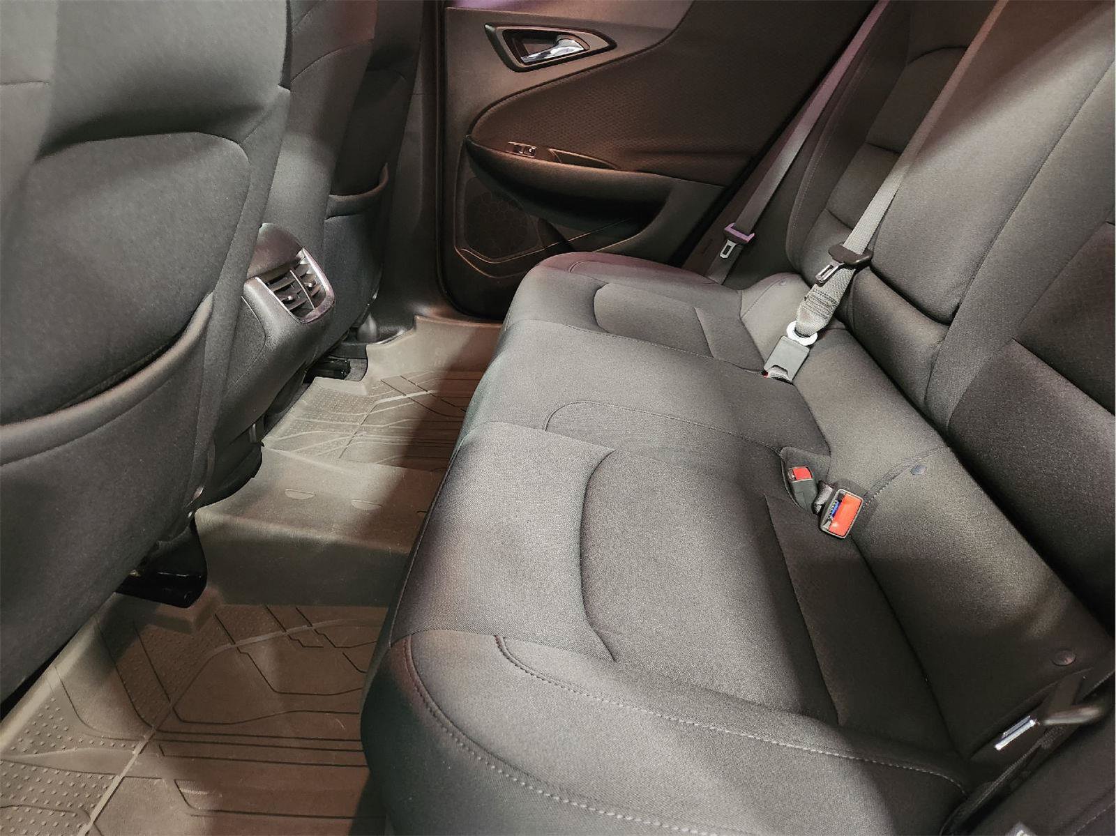 Used 2020 Chevrolet Malibu LT FWD image 30