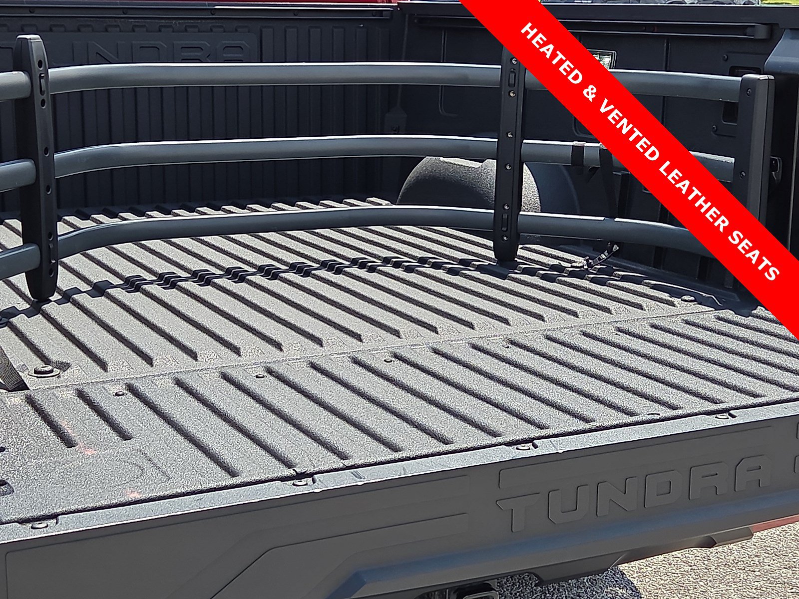 Used 2025 Toyota Tundra Platinum AWD/4WD image 9