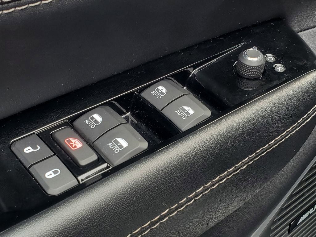 Used 2024 Jeep Wagoneer 4WD image 13