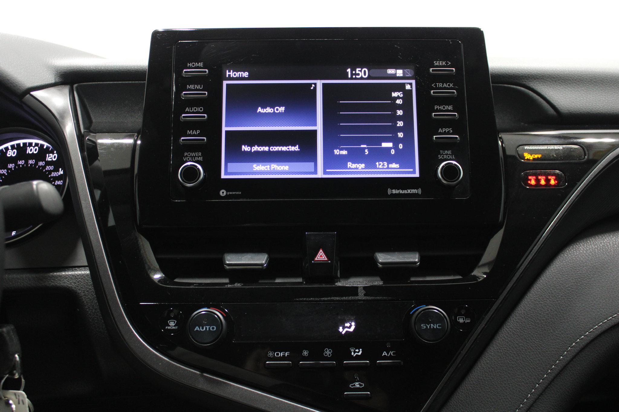 Used 2024 Toyota Camry SE FWD image 31