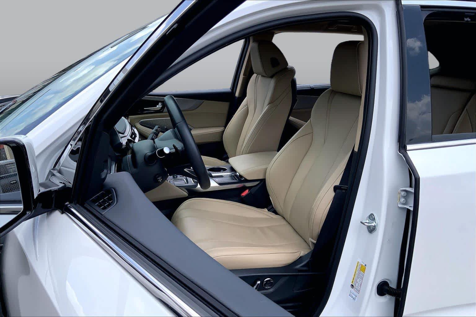 Certified 2024 Acura MDX w/ Technology Package AWD/4WD image 8