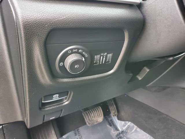 Used 2023 Jeep Grand Cherokee L Limited AWD/4WD image 11