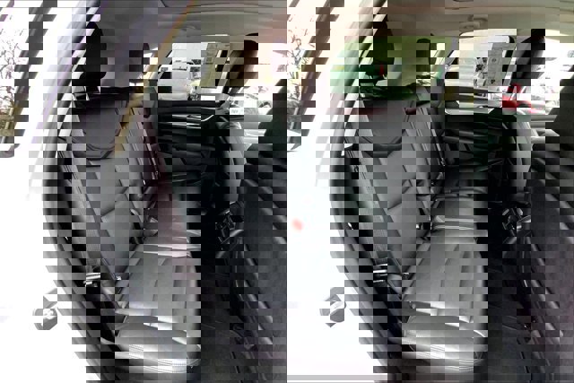 Used 2018 Cadillac XT5 Luxury w/ Driver Awareness Package image 27