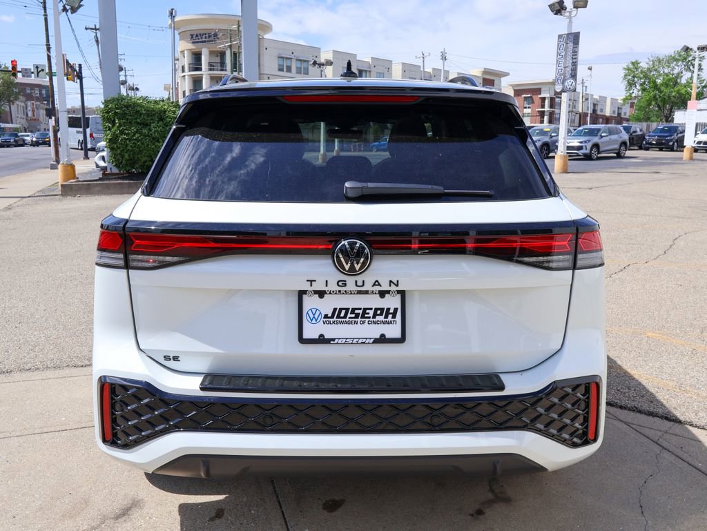 New 2026 Volkswagen Tiguan SE R-Line FWD image 4
