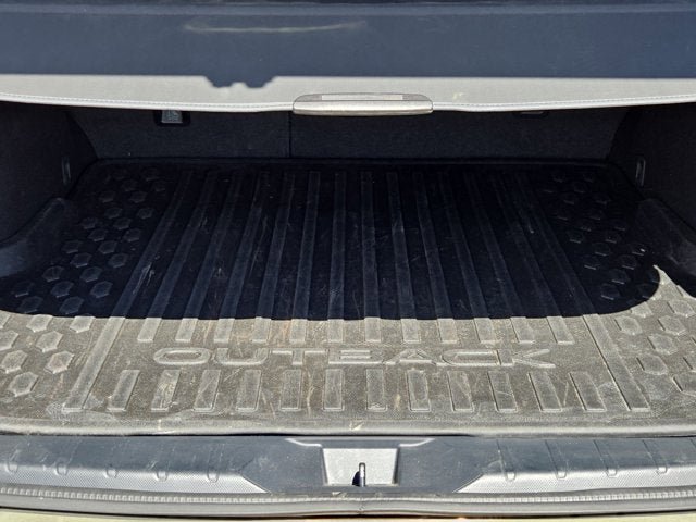 Used 2022 Subaru Outback Premium image 17