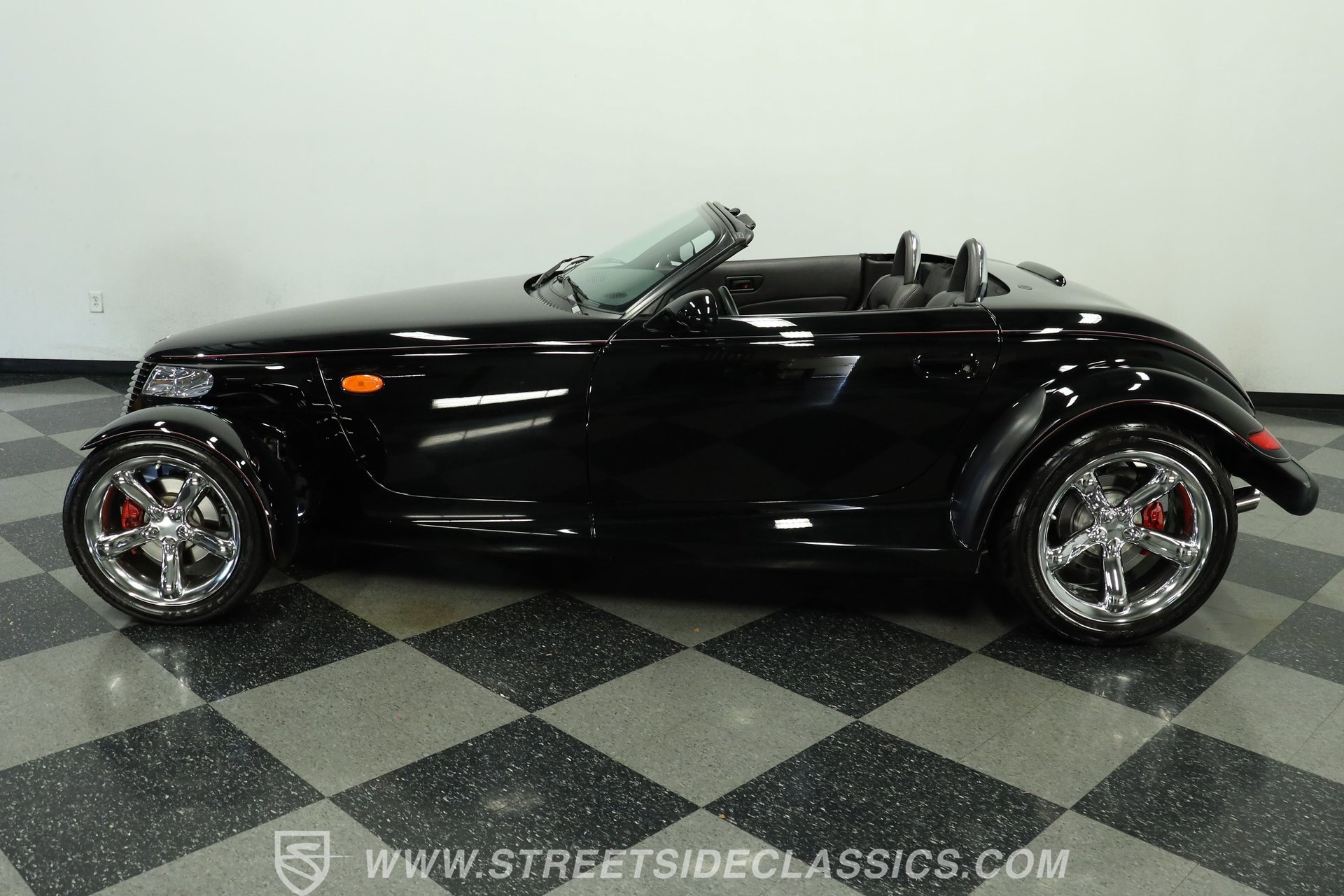 Used 2000 Plymouth Prowler image 2