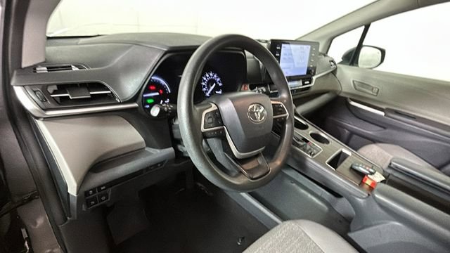 Used 2021 Toyota Sienna LE FWD image 14