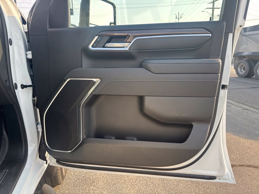Used 2025 Chevrolet Silverado 2500 LT AWD/4WD image 24