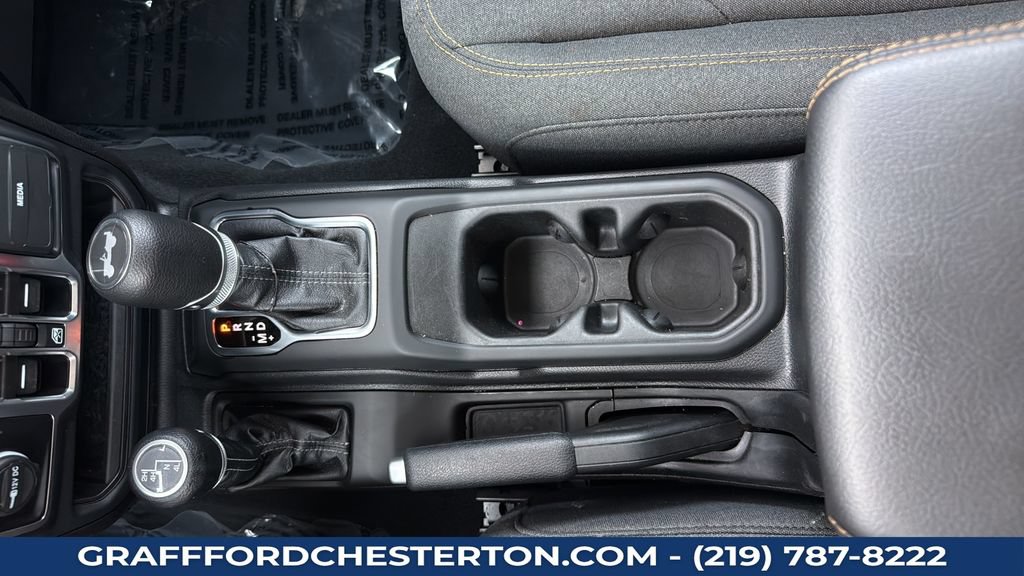 Used 2025 Jeep Wrangler Unlimited Sahara AWD/4WD image 20