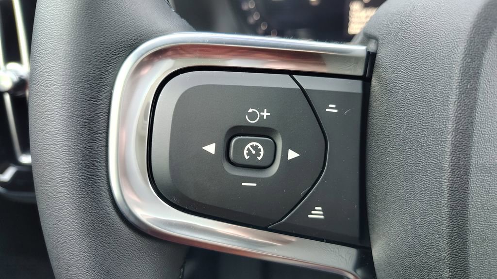 New 2026 Volvo XC40 B5 Ultra w/ Climate Package image 16