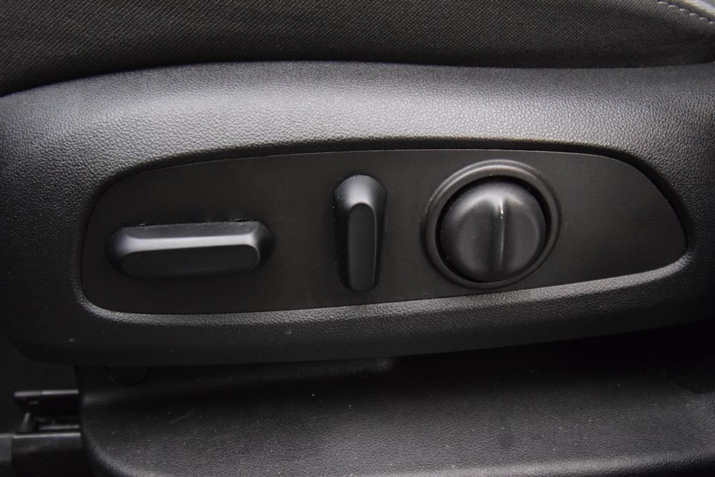 Used 2023 Chevrolet Equinox LS w/ LS Convenience Package AWD/4WD image 24