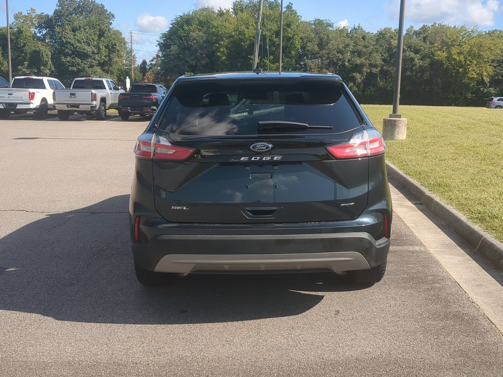 Used 2022 Ford Edge SEL w/ Convenience Package AWD/4WD image 4