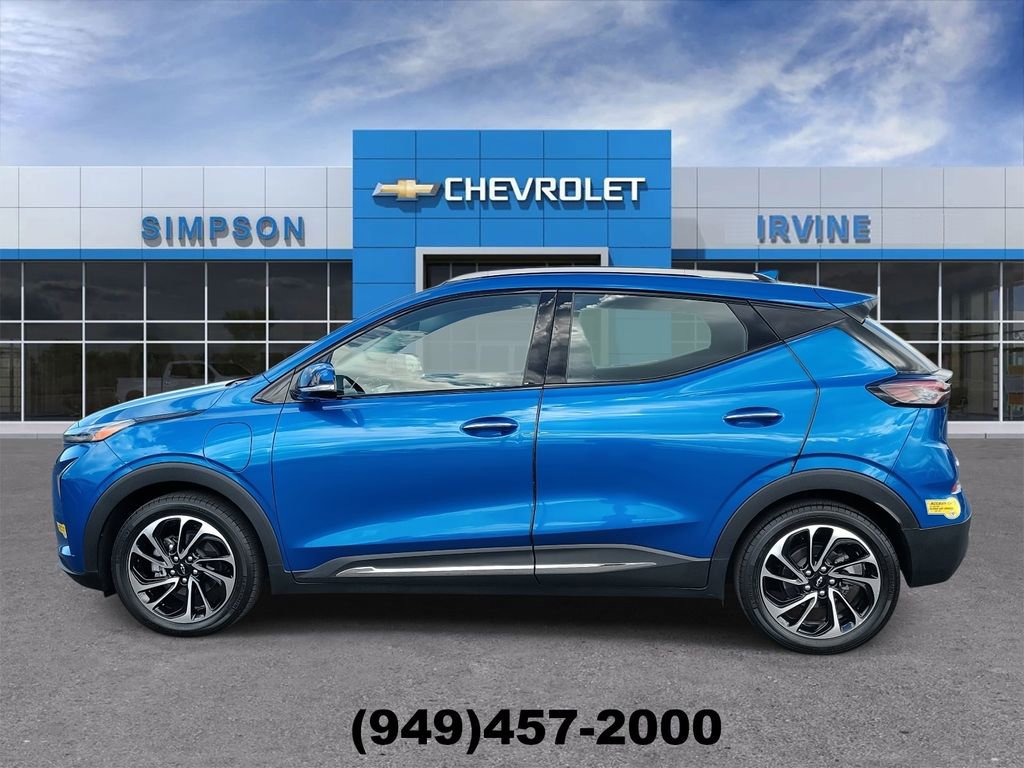 Used 2022 Chevrolet Bolt EUV Premier w/ Sun & Sound Package FWD image 5