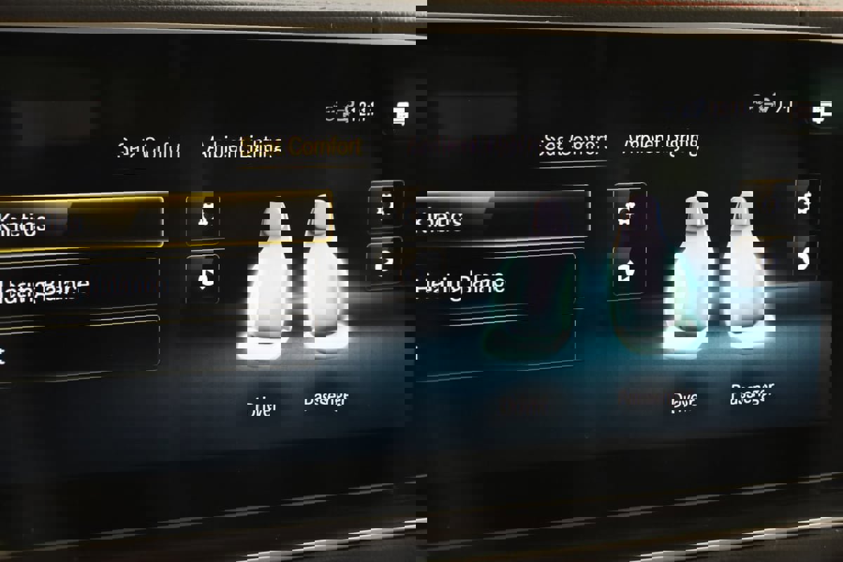 Used 2022 Mercedes-Benz GLE 53 AMG 4MATIC w/ 3rd Row Seat Package image 42