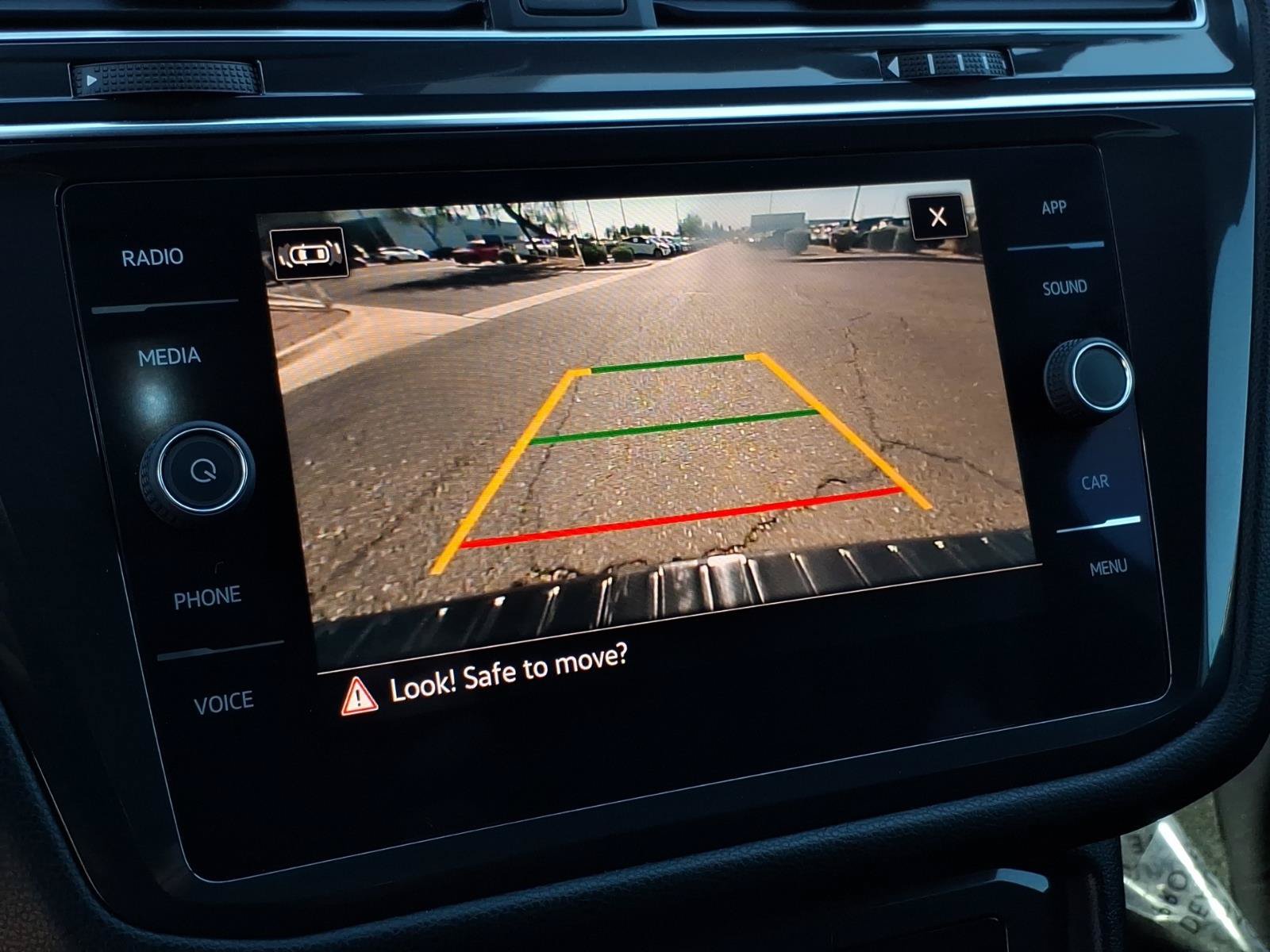 Certified 2023 Volkswagen Tiguan SE R-Line FWD image 29