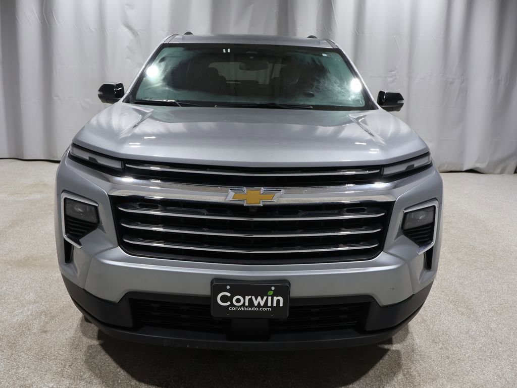 Used 2024 Chevrolet Traverse LT image 9
