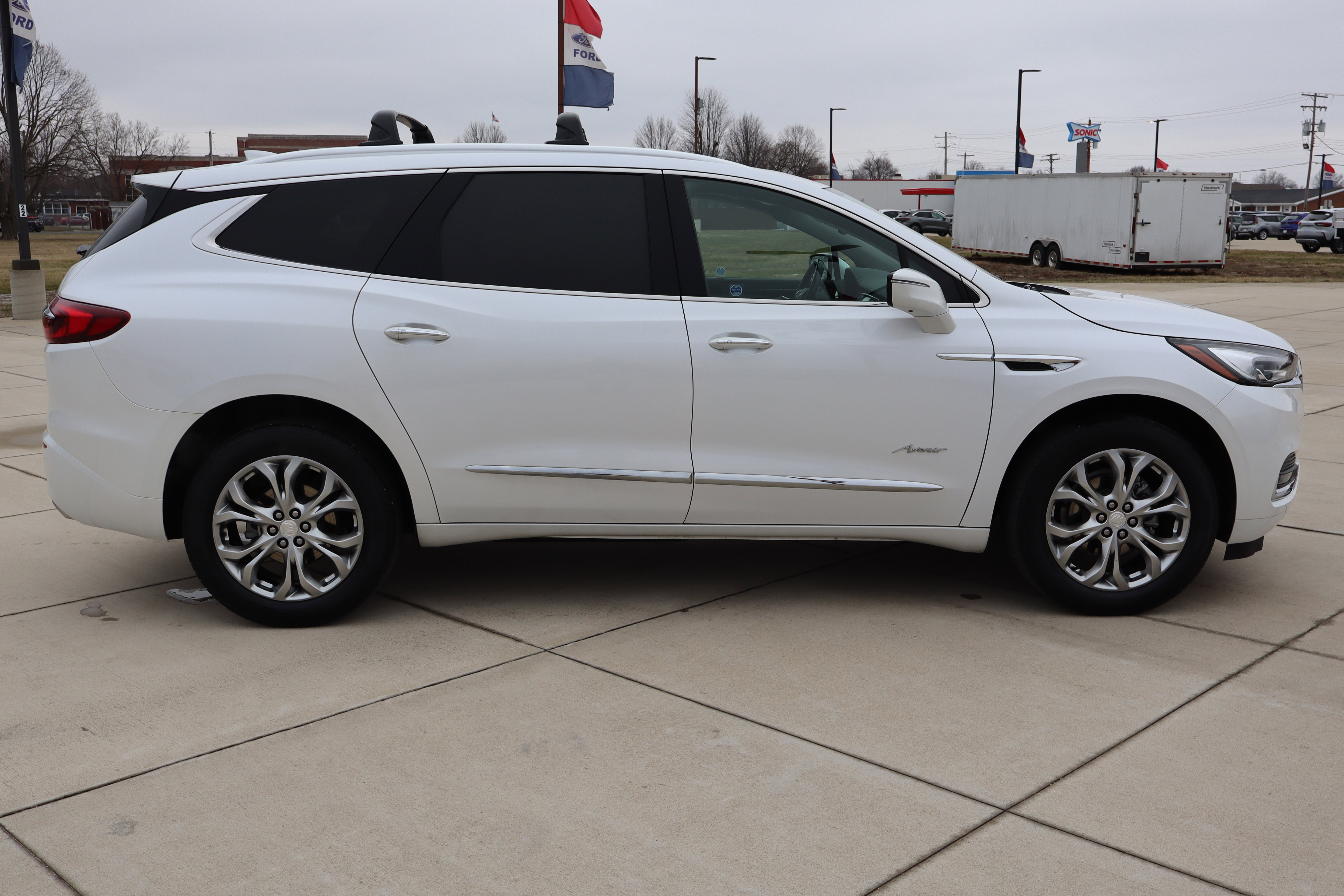 Used 2021 Buick Enclave Avenir image 5